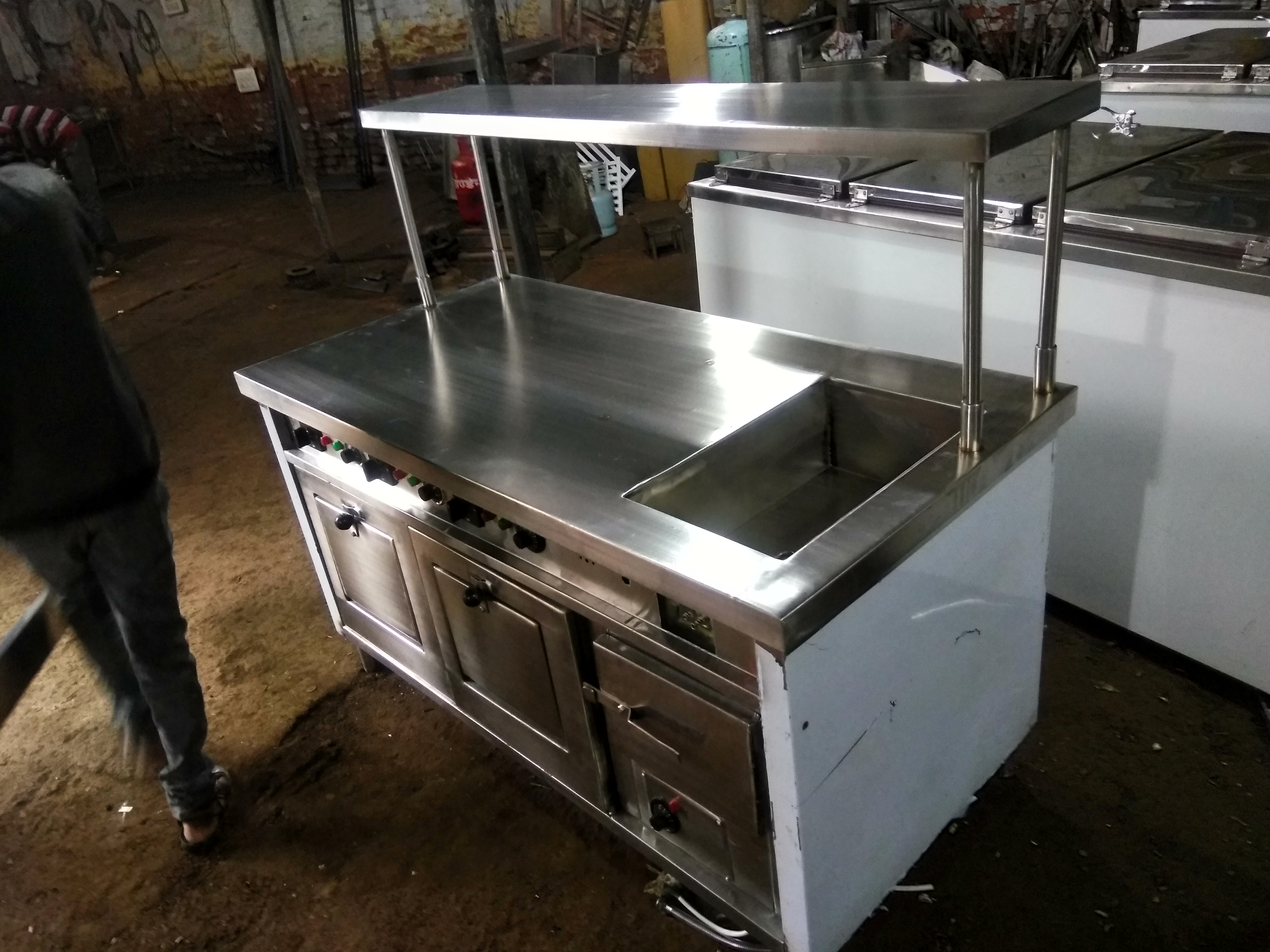 commercial kitchen equipmnts